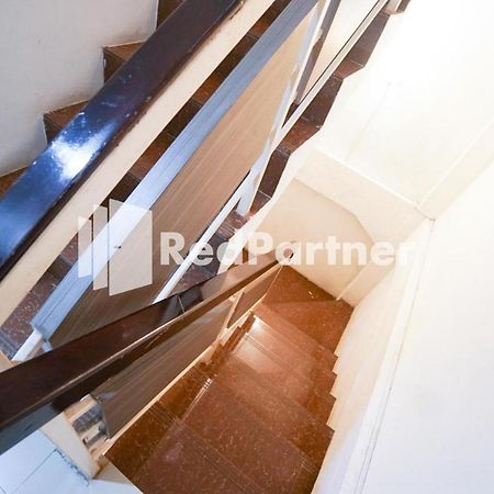 Eascot Hotel Mitra Reddoorz 자카르타 외부 사진