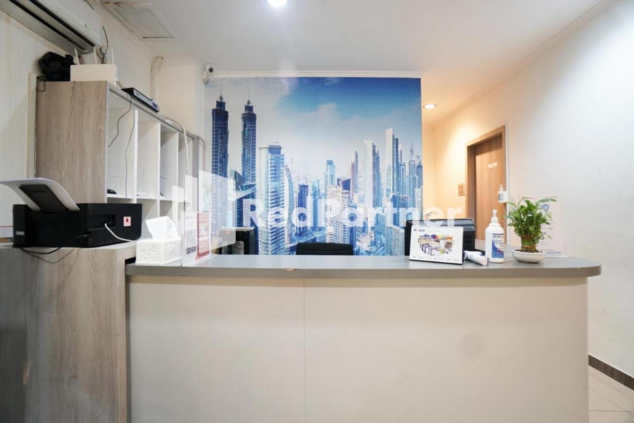 Eascot Hotel Mitra Reddoorz 자카르타 외부 사진
