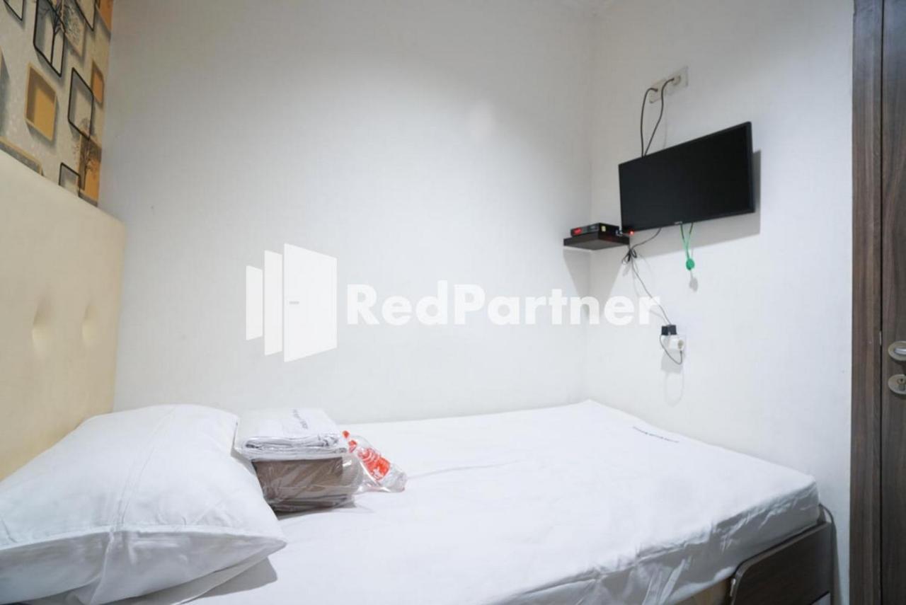 Eascot Hotel Mitra Reddoorz 자카르타 외부 사진