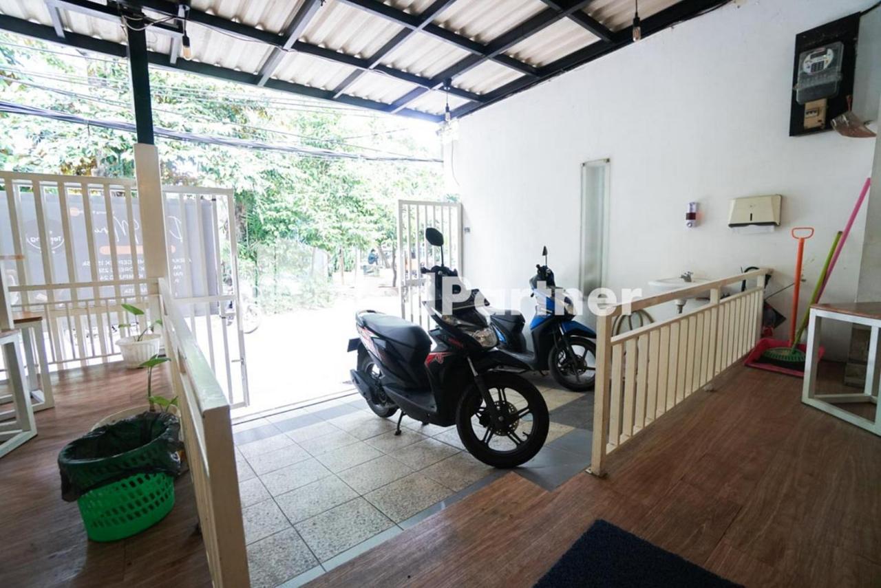 Eascot Hotel Mitra Reddoorz 자카르타 외부 사진