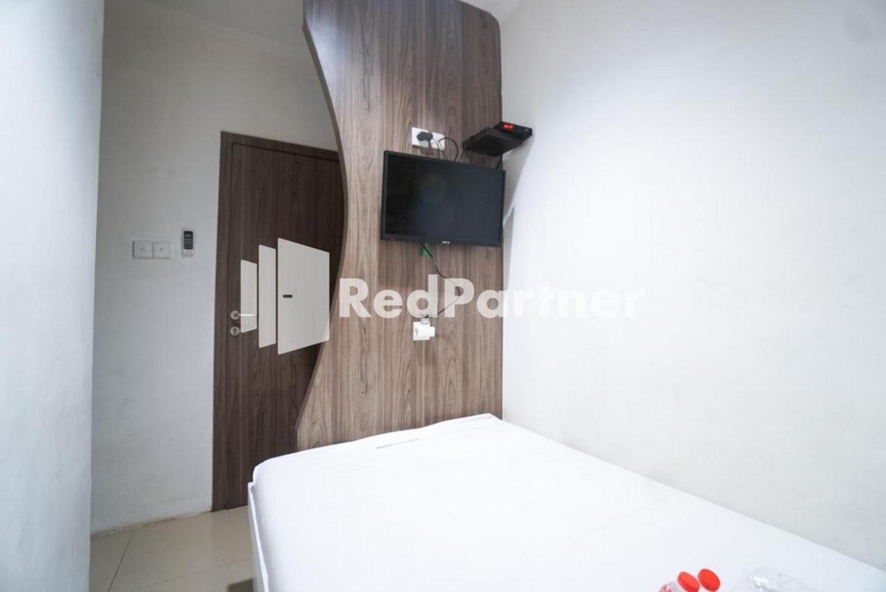 Eascot Hotel Mitra Reddoorz 자카르타 외부 사진