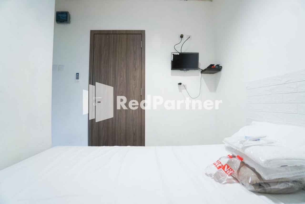 Eascot Hotel Mitra Reddoorz 자카르타 외부 사진