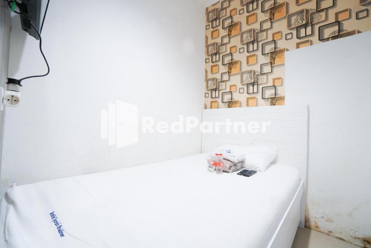 Eascot Hotel Mitra Reddoorz 자카르타 외부 사진