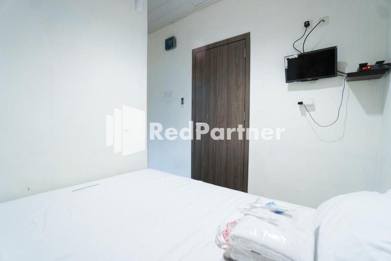 Eascot Hotel Mitra Reddoorz 자카르타 외부 사진