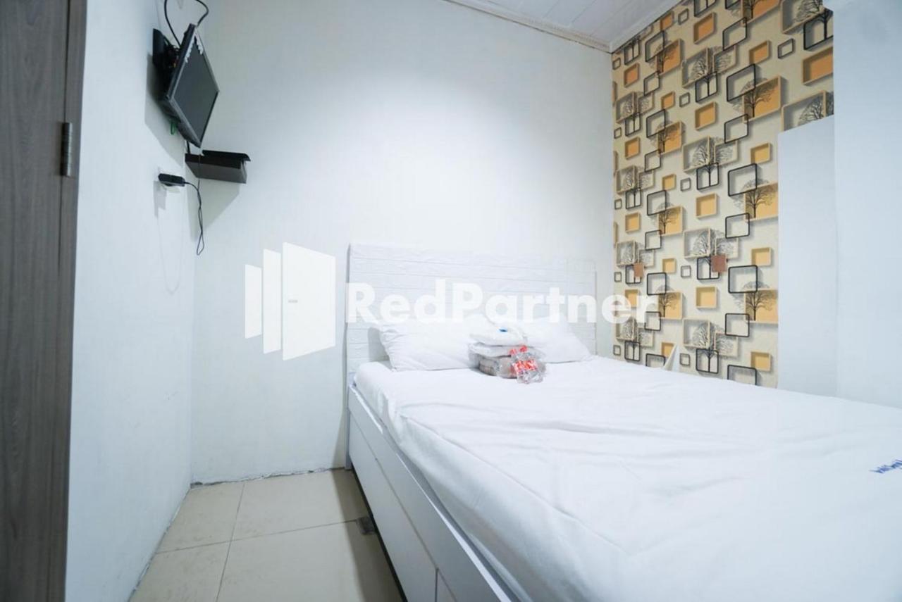 Eascot Hotel Mitra Reddoorz 자카르타 외부 사진