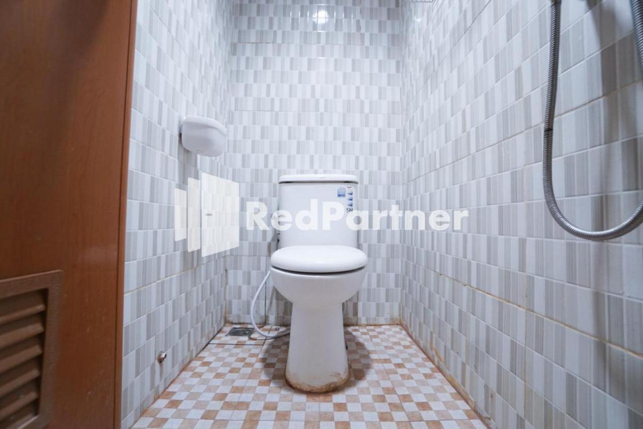 Eascot Hotel Mitra Reddoorz 자카르타 외부 사진