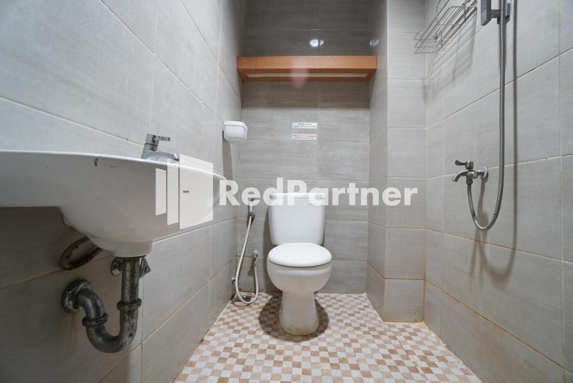 Eascot Hotel Mitra Reddoorz 자카르타 객실 사진